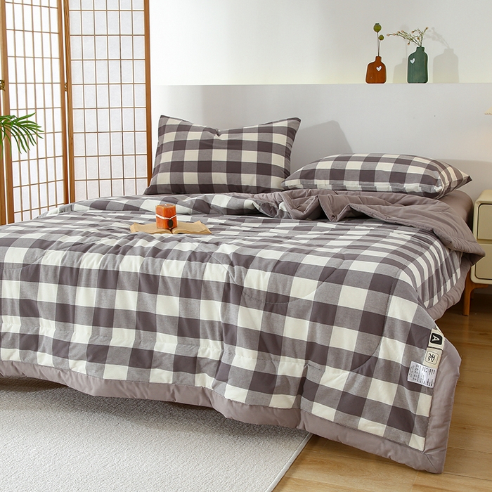 91家纺网 家纺一手货源 找家纺 花言狐语 2025新款A类全棉水洗棉夏被四件套 大灰格-夏被四件套