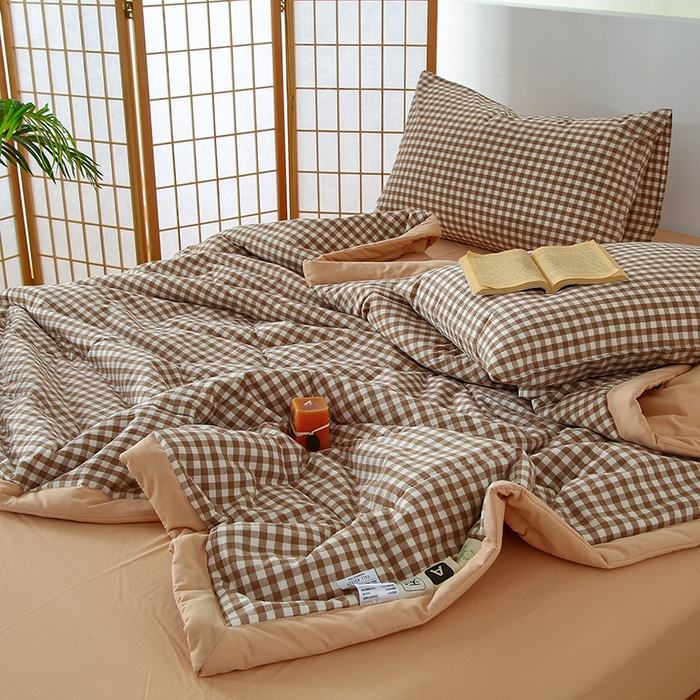 91家纺网 家纺一手货源 找家纺 花言狐语 2025新款A类全棉水洗棉夏被四件套 米小格-单夏被