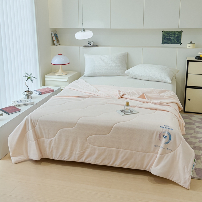 91家纺网 家纺一手货源 找家纺 久典家居 2024新款A类抗菌云感华夫格凉感针织夏凉被空调被 胭脂粉