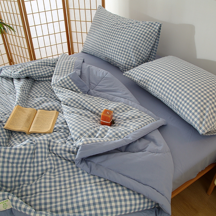 91家纺网 家纺一手货源 找家纺 花言狐语 2025新款A类全棉水洗棉夏被四件套 蓝小格-单夏被