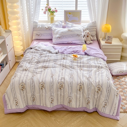 91家纺网 家纺一手货源 找家纺 妖妖家纺 2024新款有氧水洗泡泡棉印花四套泡芙棉夏被四件套 蓝色莓莓