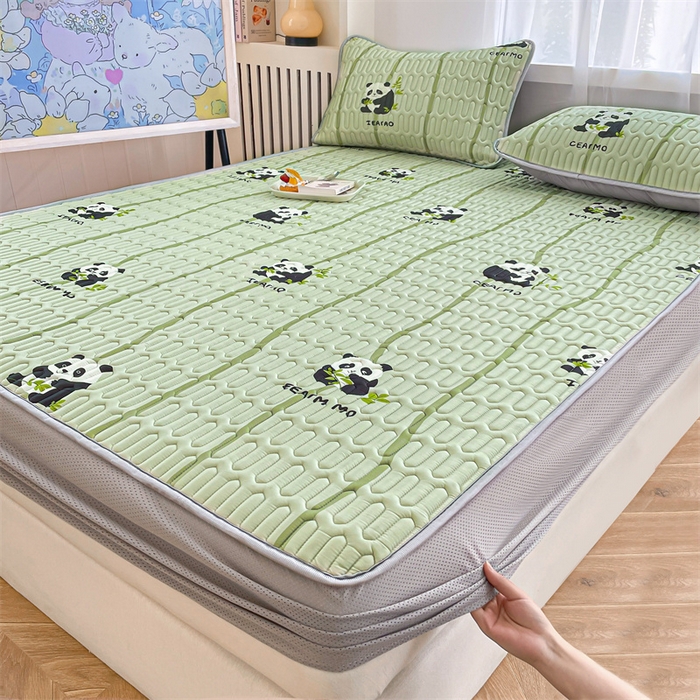 91家纺网 家纺一手货源 找家纺 布卢姆床垫 2025新款5mmA类乳胶凉席床笠套件夏被组合 欢乐熊猫