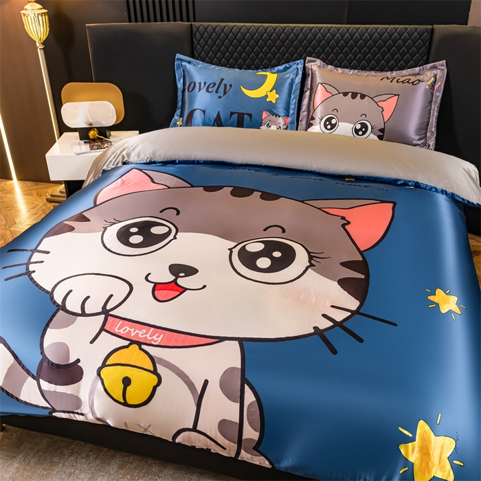 91家纺网 家纺一手货源 找家纺 梦舒羽 2025新款可水洗大版冰丝床单卡通床笠四件套 招财小猫-大版冰丝被套