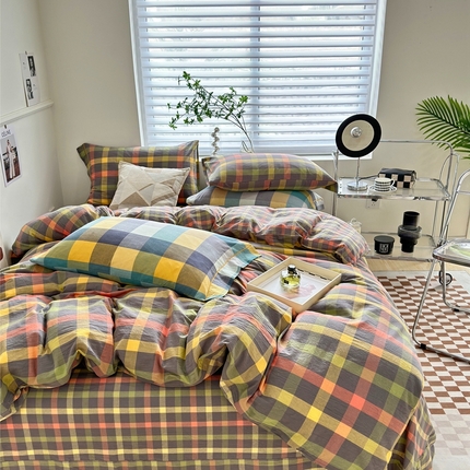 91家纺网 家纺一手货源 找家纺 （总）三沁 2024新款AAA版直播爆款纯棉全棉色织水洗棉简约格子式四件套（床单圆角荷叶边）