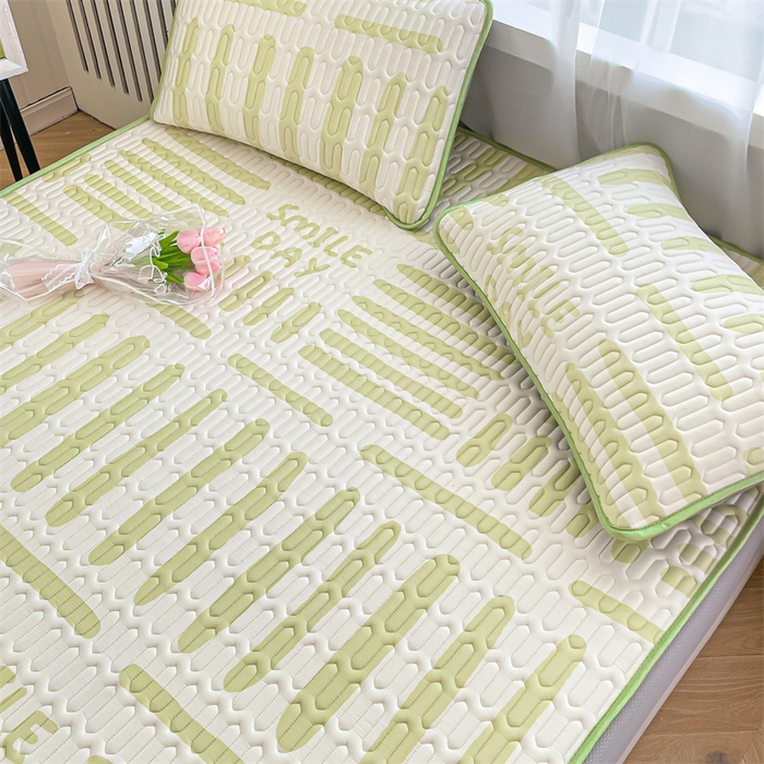 91家纺网 家纺一手货源 找家纺 布卢姆床垫 2025新款5mmA类乳胶凉席床笠套件夏被组合 简格