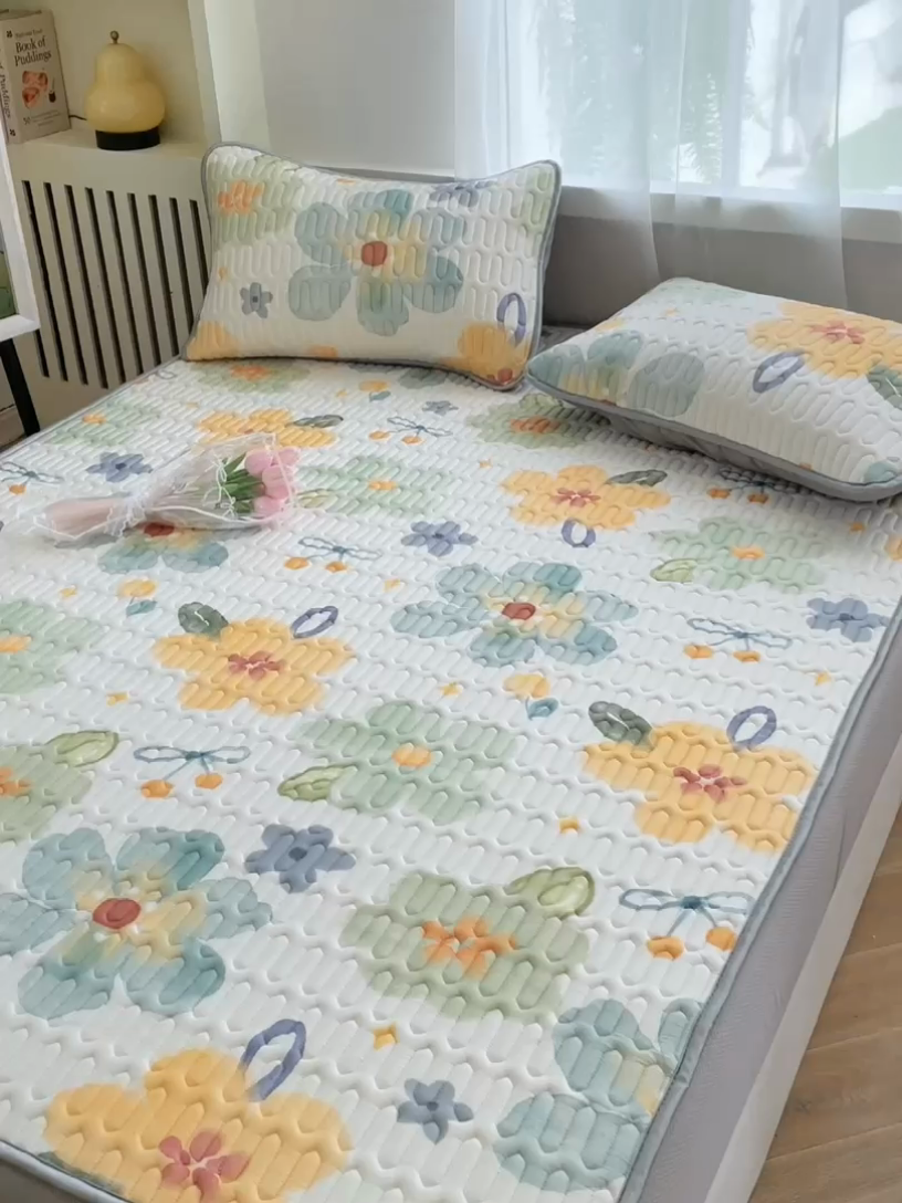 91家纺网 家纺一手货源 找家纺 布卢姆床垫 2025新款5mmA类乳胶凉席床笠套件夏被组合 彩色花园