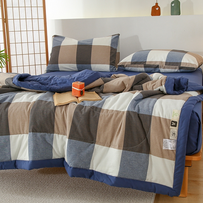 91家纺网 家纺一手货源 找家纺 花言狐语 2025新款A类全棉水洗棉夏被四件套 蓝大格-单夏被