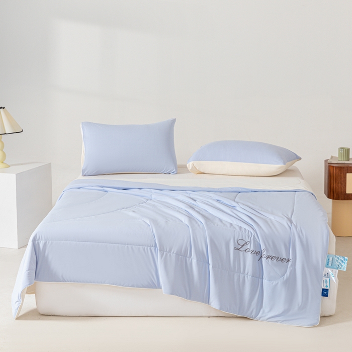 91家纺网 家纺一手货源 找家纺 佳居缘 2024新款纯色绣花冰氨夏被 梦幻蓝