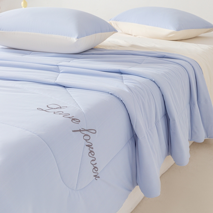 91家纺网 家纺一手货源 找家纺 佳居缘 2024新款纯色绣花冰氨夏被 梦幻蓝