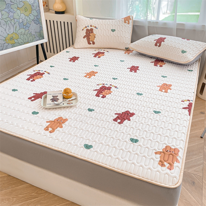 91家纺网 家纺一手货源 找家纺 布卢姆床垫 2025新款5mmA类乳胶凉席床笠套件夏被组合 爱心熊