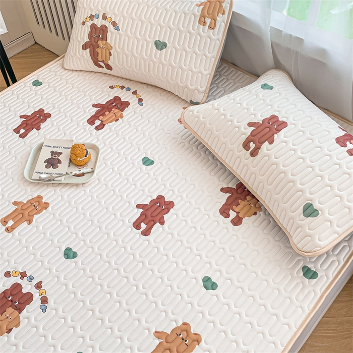 91家纺网 家纺一手货源 找家纺 布卢姆床垫 2025新款5mmA类乳胶凉席床笠套件夏被组合 爱心熊