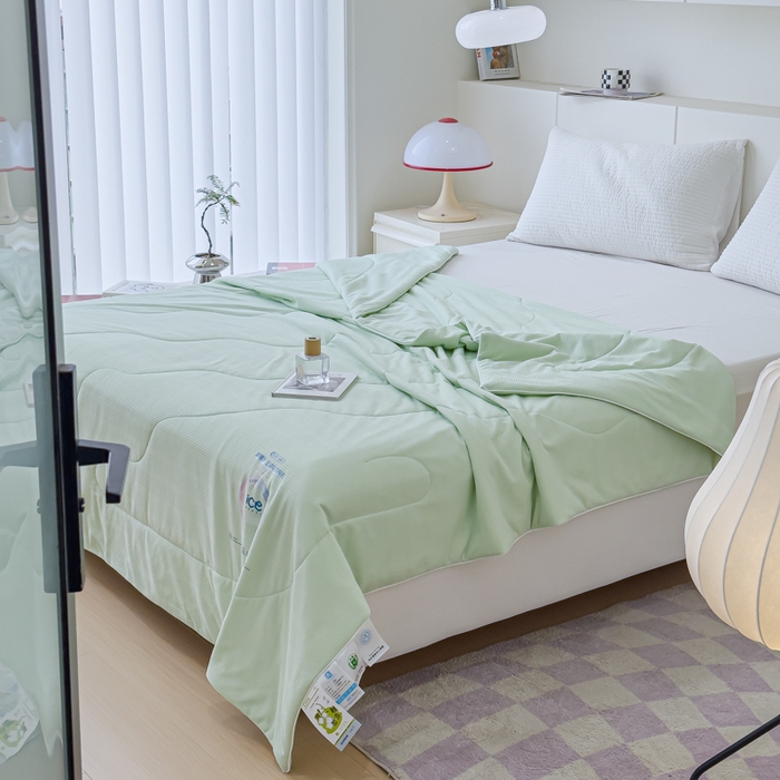 91家纺网 家纺一手货源 找家纺 久典家居 2024新款A类抗菌云感华夫格凉感针织夏凉被空调被 薄荷绿