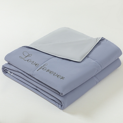 91家纺网 家纺一手货源 找家纺 佳居缘 2024新款纯色绣花冰氨夏被 古典灰