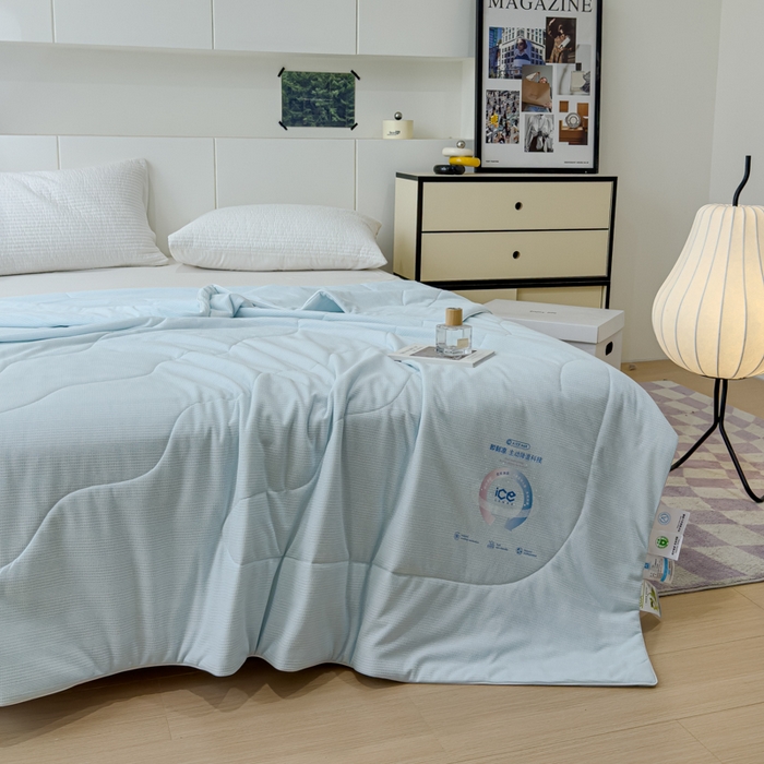 91家纺网 家纺一手货源 找家纺 久典家居 2024新款A类抗菌云感华夫格凉感针织夏凉被空调被 天空蓝