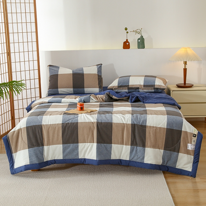 91家纺网 家纺一手货源 找家纺 花言狐语 2025新款A类全棉水洗棉夏被四件套 蓝大格-单夏被