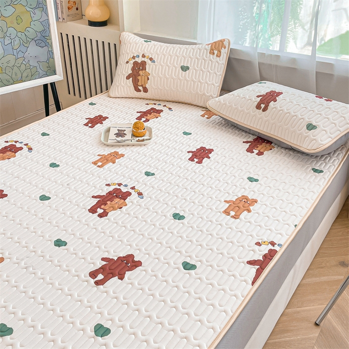 91家纺网 家纺一手货源 找家纺 布卢姆床垫 2025新款5mmA类乳胶凉席床笠套件夏被组合 爱心熊