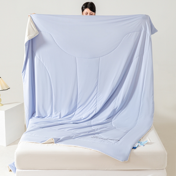 91家纺网 家纺一手货源 找家纺 佳居缘 2024新款纯色绣花冰氨夏被 梦幻蓝