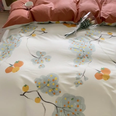 91家纺网 家纺一手货源 找家纺 洺兰家居 2025年新款13372全棉印花四件套纯棉小清新北欧风花卉床单床笠款套件 柿柿如意