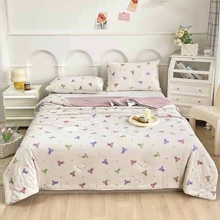 91家纺网 家纺一手货源 找家纺 有货 2024新款全棉针织印花夏被被子被芯大豆被 夏被-糖果熊