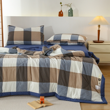91家纺网 家纺一手货源 找家纺 花言狐语 2025新款A类全棉水洗棉夏被四件套 蓝大格-单夏被