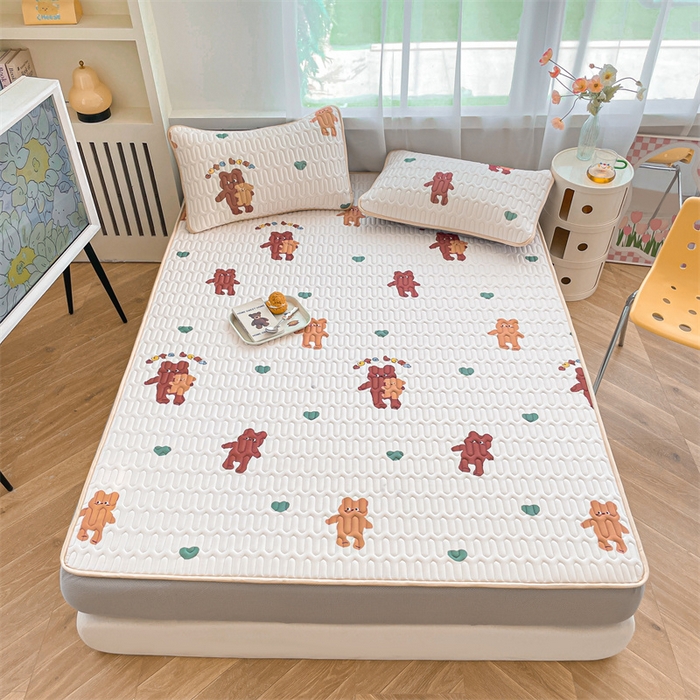 91家纺网 家纺一手货源 找家纺 布卢姆床垫 2025新款5mmA类乳胶凉席床笠套件夏被组合 爱心熊