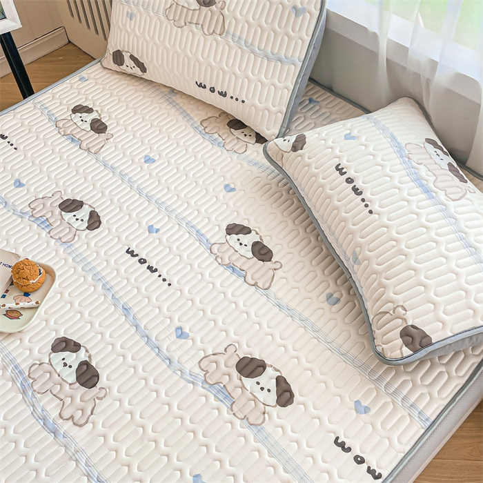 91家纺网 家纺一手货源 找家纺 布卢姆床垫 2025新款5mmA类乳胶凉席床笠套件夏被组合 假期小狗