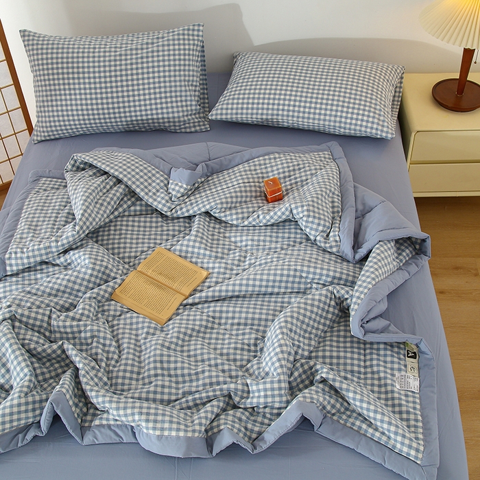 91家纺网 家纺一手货源 找家纺 花言狐语 2025新款A类全棉水洗棉夏被四件套 蓝小格-单夏被