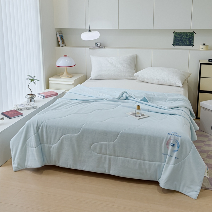 91家纺网 家纺一手货源 找家纺 久典家居 2024新款A类抗菌云感华夫格凉感针织夏凉被空调被 天空蓝