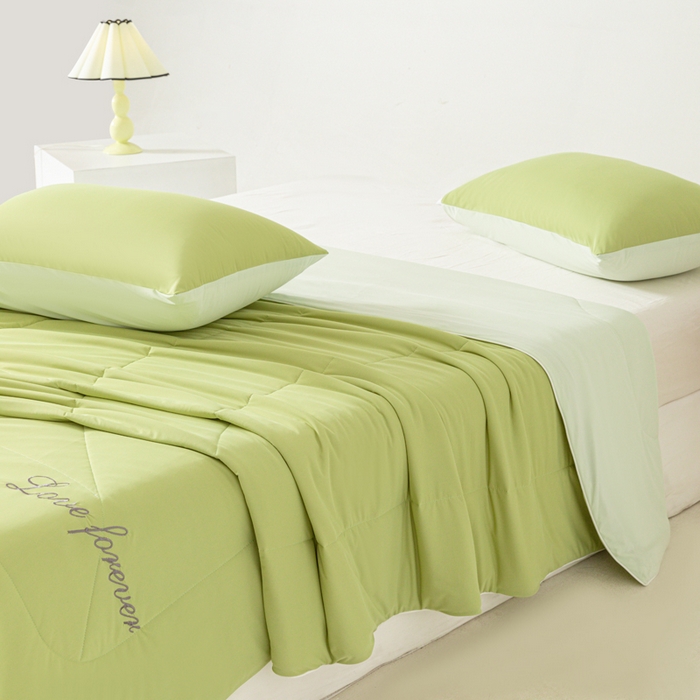 91家纺网 家纺一手货源 找家纺 佳居缘 2024新款纯色绣花冰氨夏被 橄榄青