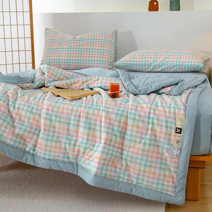 91家纺网 家纺一手货源 找家纺 花言狐语 2025新款A类全棉水洗棉夏被四件套 冰激凌格-夏被四件套