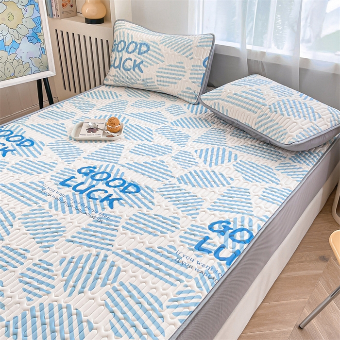 91家纺网 家纺一手货源 找家纺 布卢姆床垫 2025新款5mmA类乳胶凉席床笠套件夏被组合 几何