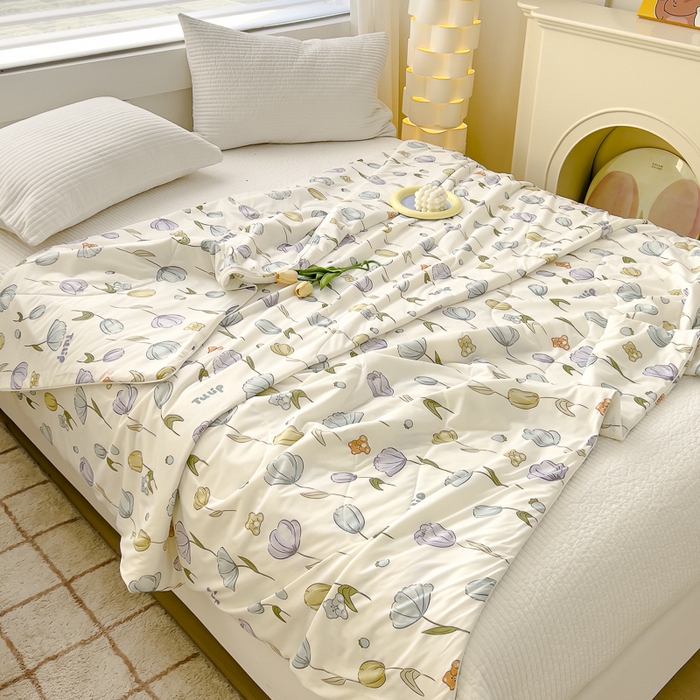 91家纺网 家纺一手货源 找家纺 久典家居 2024新款A类氨纶抗菌印花凉感丝夏被空调被 花语