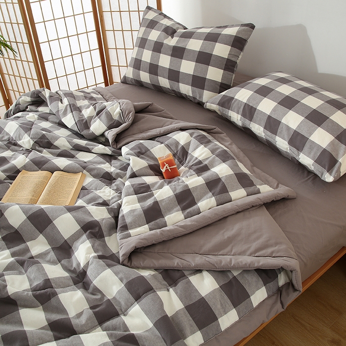 91家纺网 家纺一手货源 找家纺 花言狐语 2025新款A类全棉水洗棉夏被四件套 大灰格-夏被四件套