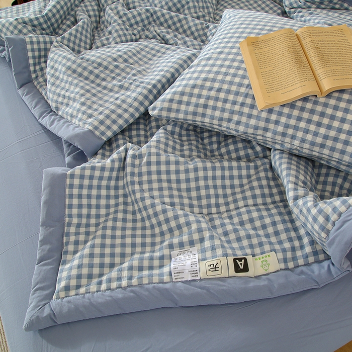 91家纺网 家纺一手货源 找家纺 花言狐语 2025新款A类全棉水洗棉夏被四件套 蓝小格-单夏被