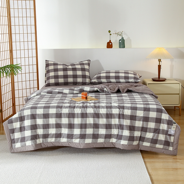 91家纺网 家纺一手货源 找家纺 花言狐语 2025新款A类全棉水洗棉夏被四件套 大灰格-夏被四件套