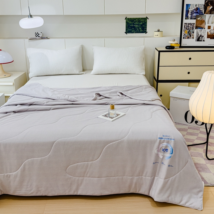 91家纺网 家纺一手货源 找家纺 久典家居 2024新款A类抗菌云感华夫格凉感针织夏凉被空调被 浅豆沙