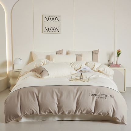 91家纺网 家纺一手货源 找家纺 涵美人家纺 2025新款纯棉全棉长绒棉高密加克重双拼刺绣四件套 奶昔白