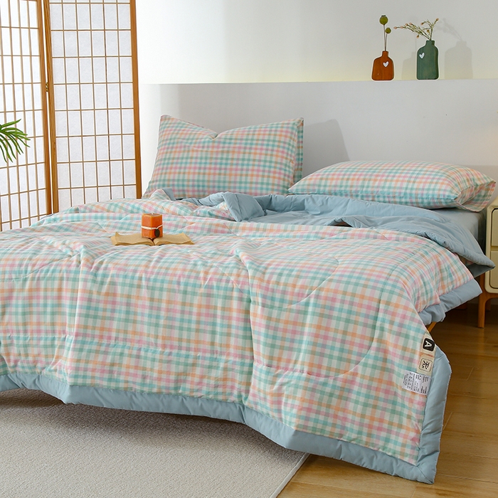 91家纺网 家纺一手货源 找家纺 花言狐语 2025新款A类全棉水洗棉夏被四件套 冰激凌格-夏被四件套