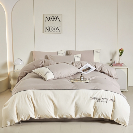 91家纺网 家纺一手货源 找家纺 涵美人家纺 2025新款纯棉全棉长绒棉高密加克重双拼刺绣四件套 大麦灰