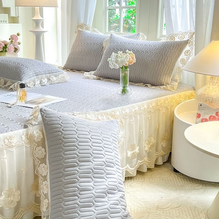 91家纺网 家纺一手货源 找家纺 （总）花香四季家纺 2025新款0.5凉感丝厚胶质床裙凉席三件套