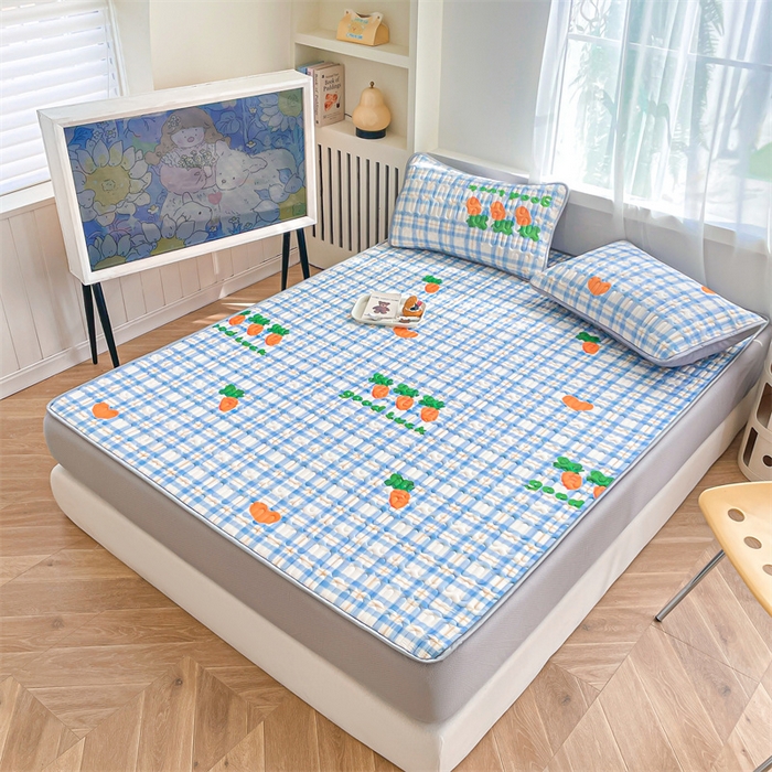 91家纺网 家纺一手货源 找家纺 布卢姆床垫 2025新款5mmA类乳胶凉席床笠套件夏被组合 拔萝卜