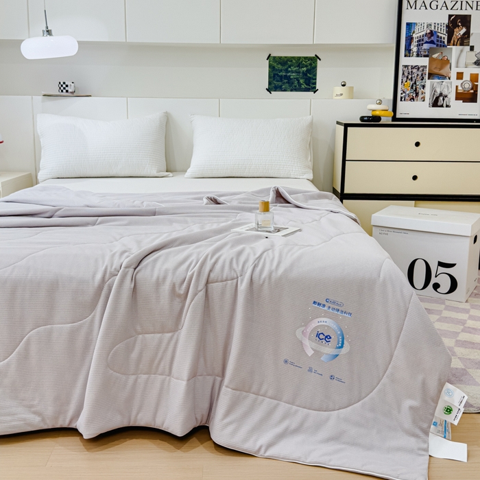 91家纺网 家纺一手货源 找家纺 久典家居 2024新款A类抗菌云感华夫格凉感针织夏凉被空调被 浅豆沙