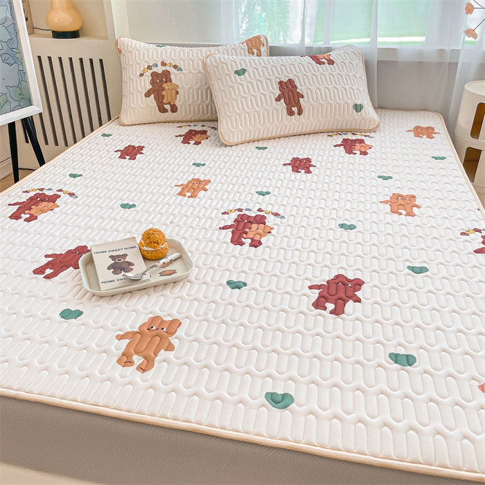 91家纺网 家纺一手货源 找家纺 布卢姆床垫 2025新款5mmA类乳胶凉席床笠套件夏被组合 爱心熊