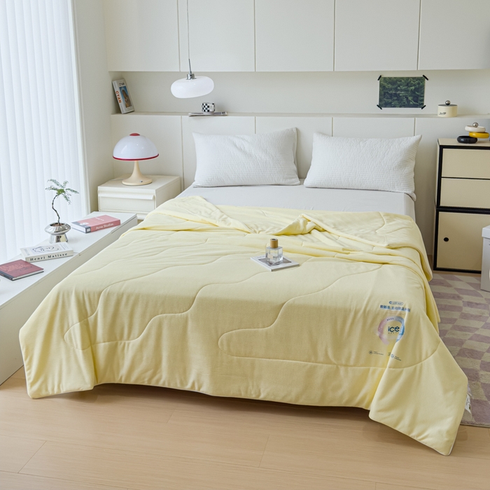 91家纺网 家纺一手货源 找家纺 久典家居 2024新款A类抗菌云感华夫格凉感针织夏凉被空调被 奶油黄