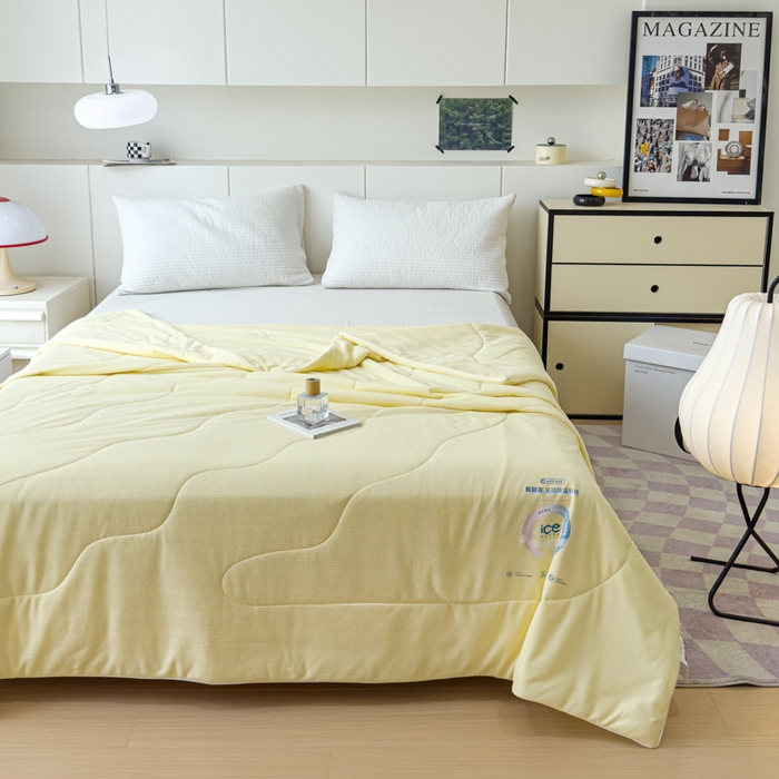 91家纺网 家纺一手货源 找家纺 久典家居 2024新款A类抗菌云感华夫格凉感针织夏凉被空调被 奶油黄