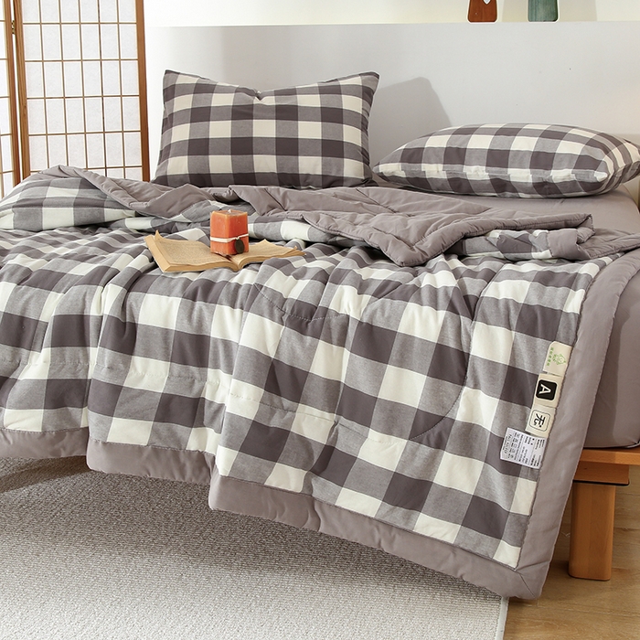 91家纺网 家纺一手货源 找家纺 花言狐语 2025新款A类全棉水洗棉夏被四件套 大灰格-夏被四件套