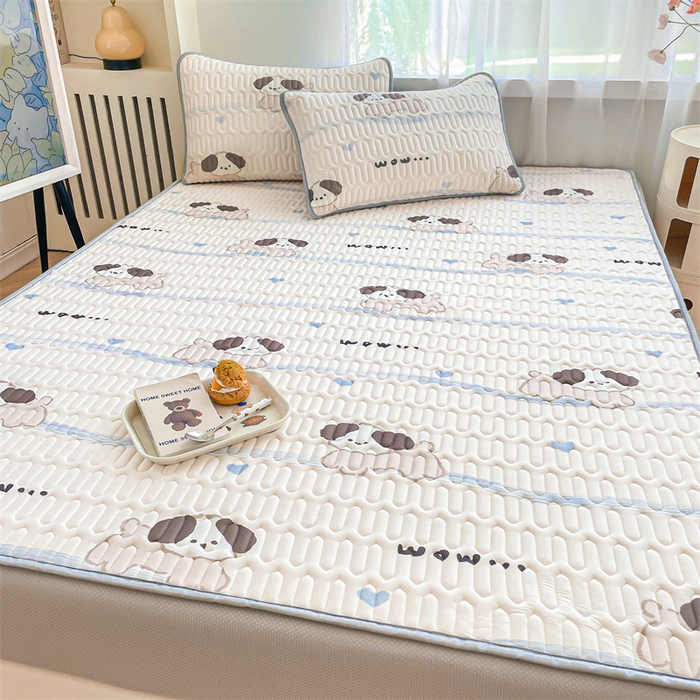 91家纺网 家纺一手货源 找家纺 布卢姆床垫 2025新款5mmA类乳胶凉席床笠套件夏被组合 假期小狗