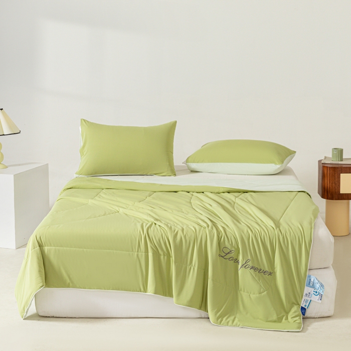 91家纺网 家纺一手货源 找家纺 佳居缘 2024新款纯色绣花冰氨夏被 橄榄青