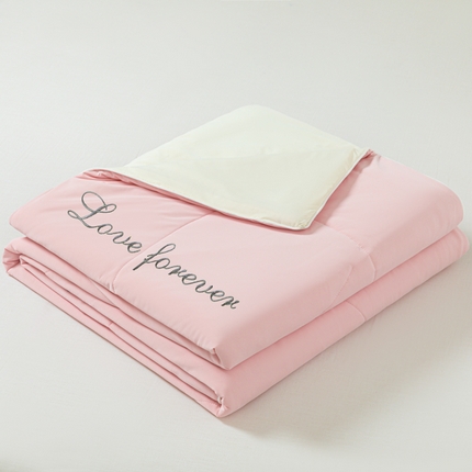 91家纺网 家纺一手货源 找家纺 佳居缘 2024新款纯色绣花冰氨夏被 樱花粉