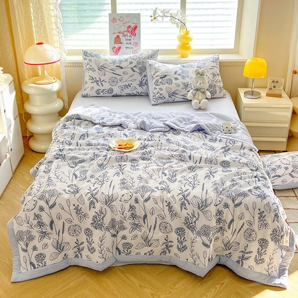 91家纺网 家纺一手货源 找家纺 妖妖家纺 2024新款有氧水洗泡泡棉印花四套泡芙棉夏被四件套 悠悠花簇